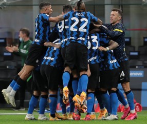 九游体育官网-冲浪赛场再起风云:河套风暴队读秒绝平徽州烈马队,新援首秀制胜边后卫成为亮点的简单介绍