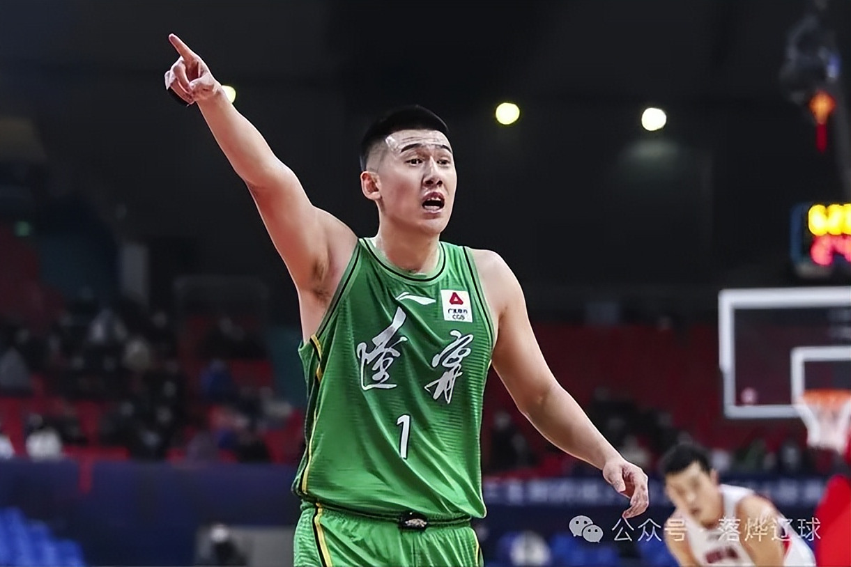 摩托车赛常规赛上演强强对话，洞庭貔貅队淘汰对手吴越灰熊队，战术调整见效；本土核心状态回升